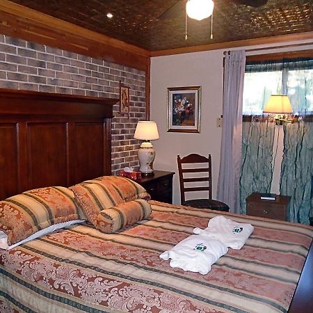 Gite La Halte Du Verger Bed And Breakfast รีวีแยร์-ดู-ลู ภายนอก รูปภาพ