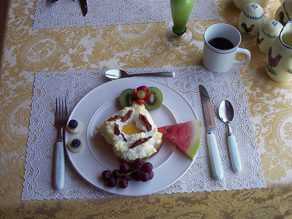Gite La Halte Du Verger Bed And Breakfast รีวีแยร์-ดู-ลู ภายนอก รูปภาพ